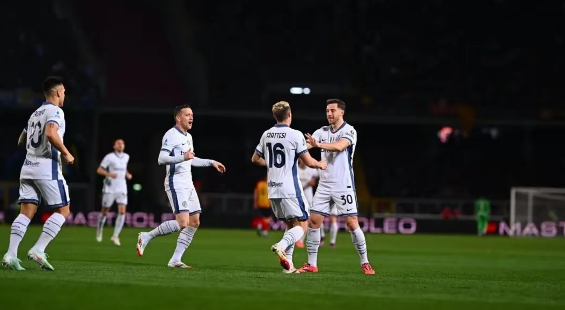 米兰体育APP下载-包含意甲赛场，新星爆发，精彩瞬间屡屡出现的词条