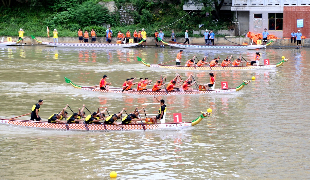 全国龙舟争霸赛，水上竞技传承中华文化的简单介绍